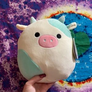 8in Belana cow squishmallow